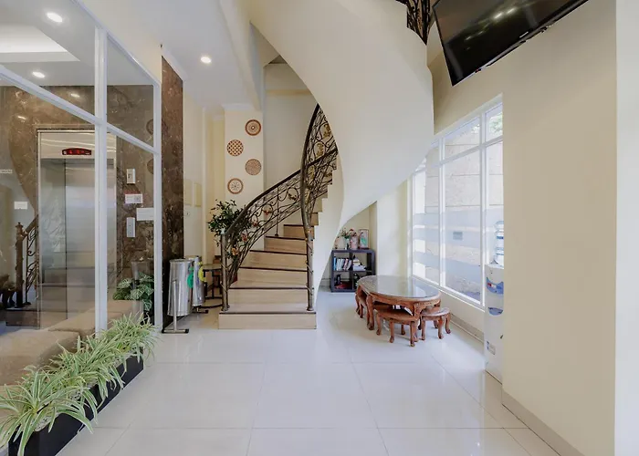 RedDoorz Plus @ Cideng Barat Jakarta